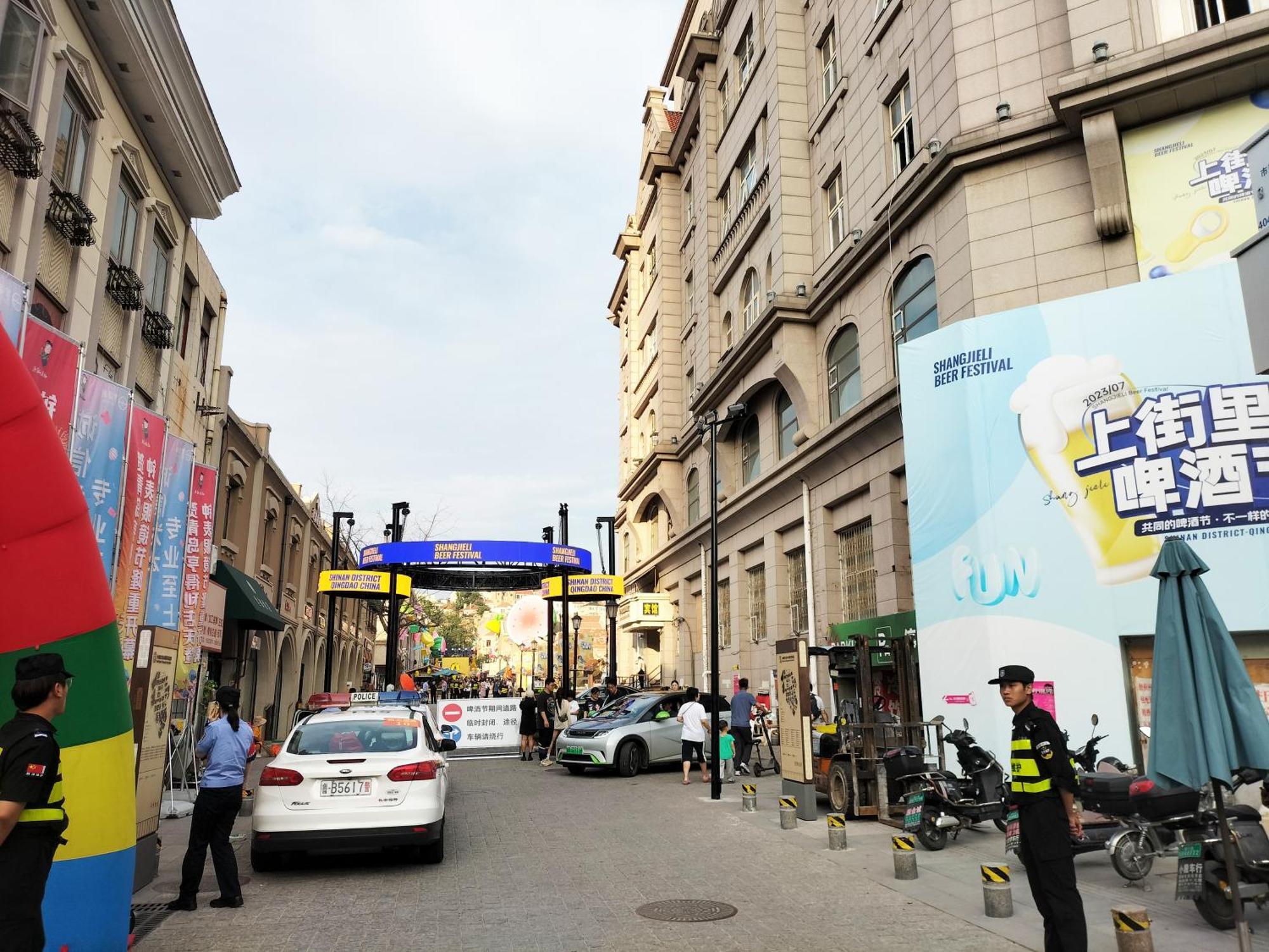 Qingdao Hua Qi Kaiserdom Hotel Bagian luar foto